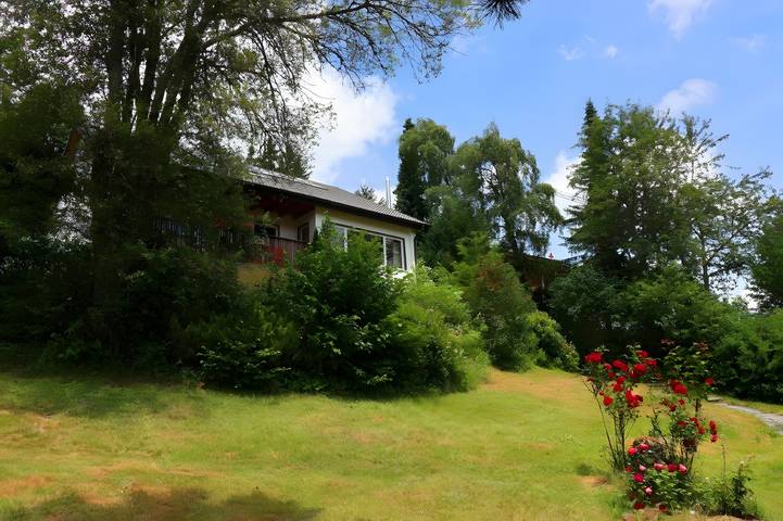Entire apartment, Apartment 'Jachmann, 80qm' with Private Terrace, Private Garden and Wi-Fi in Schönwald im Schwarzwald, Southern Black Forest