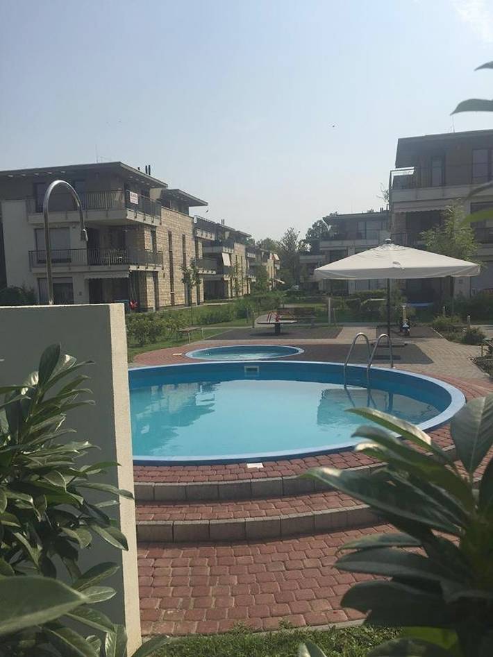 Ferienwohnung für 9 Personen, mit Garten und Seeblick sowie Pool und Ausblick in Zamardi - 4