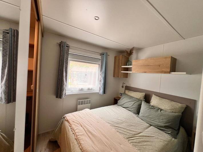 Camping pour 6 personnes, avec jardin et jacuzzi ainsi que sauna et piscine dans Claouey - 4