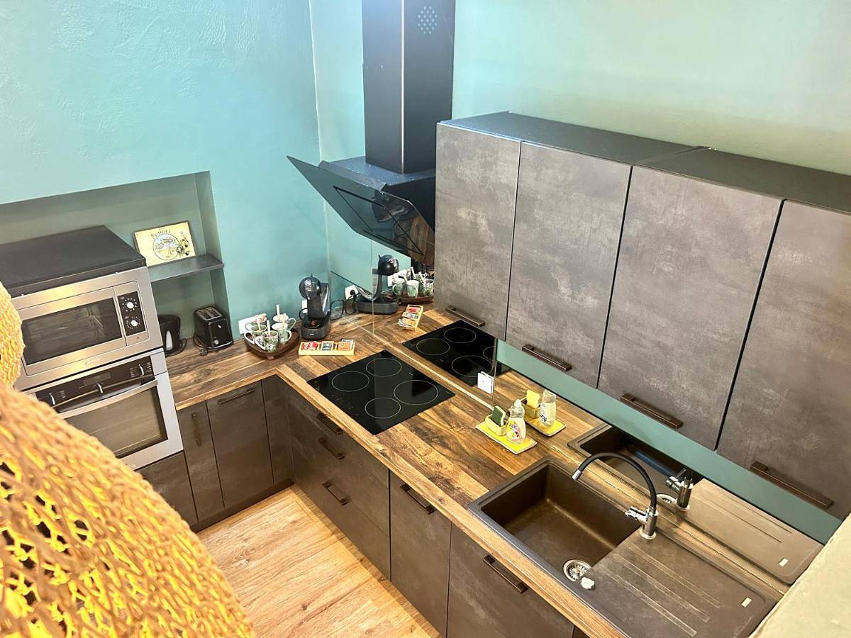 Appartement entier, Two-Bedroom Apartment in Villefranche-sur-Saône, Beaujolais