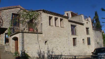 Gîte pour 6 personnes, avec balcon et vue à Montaulieu
