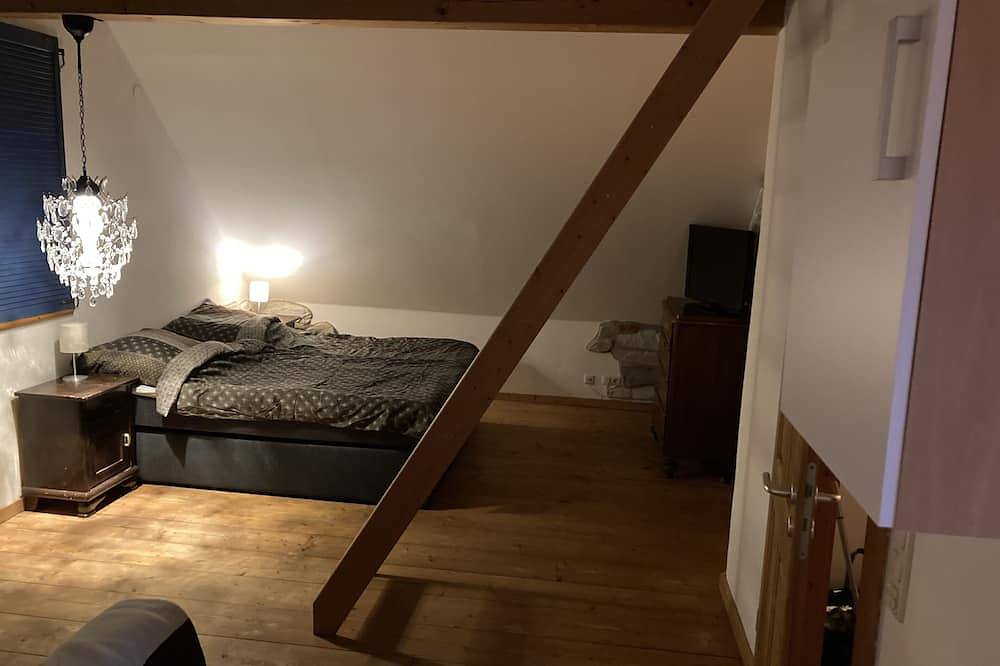 Ganze Wohnung, Sehr schöne Ferienwohnung unter dem Dach in Herrsching am Ammersee (Stadt), Herrsching