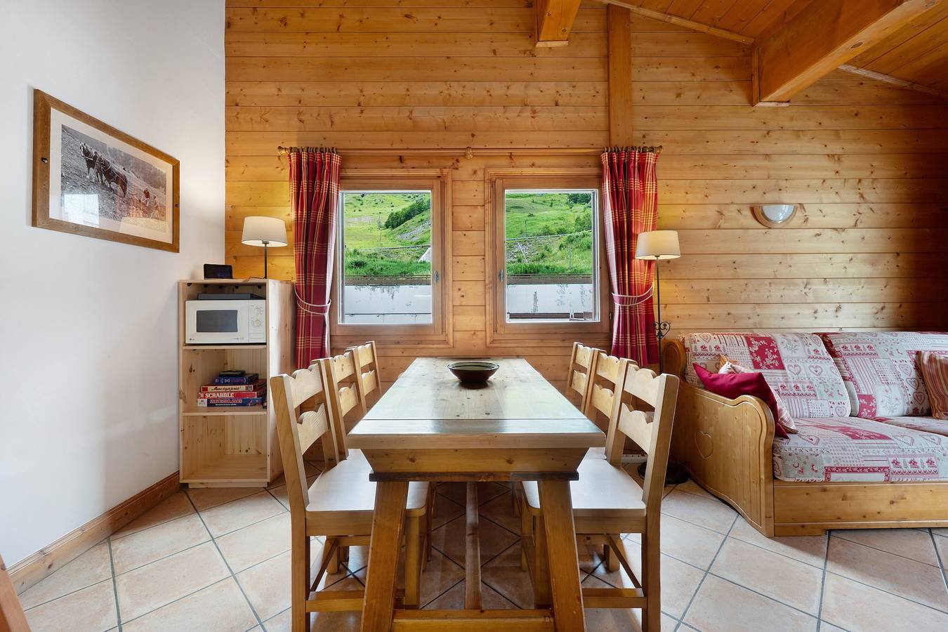 Apartamento entero, Apartamento 'Airelles B25' con vistas a la montaña, balcón y Wi-Fi in Les Menuires, Saint-Martin-de-Belleville