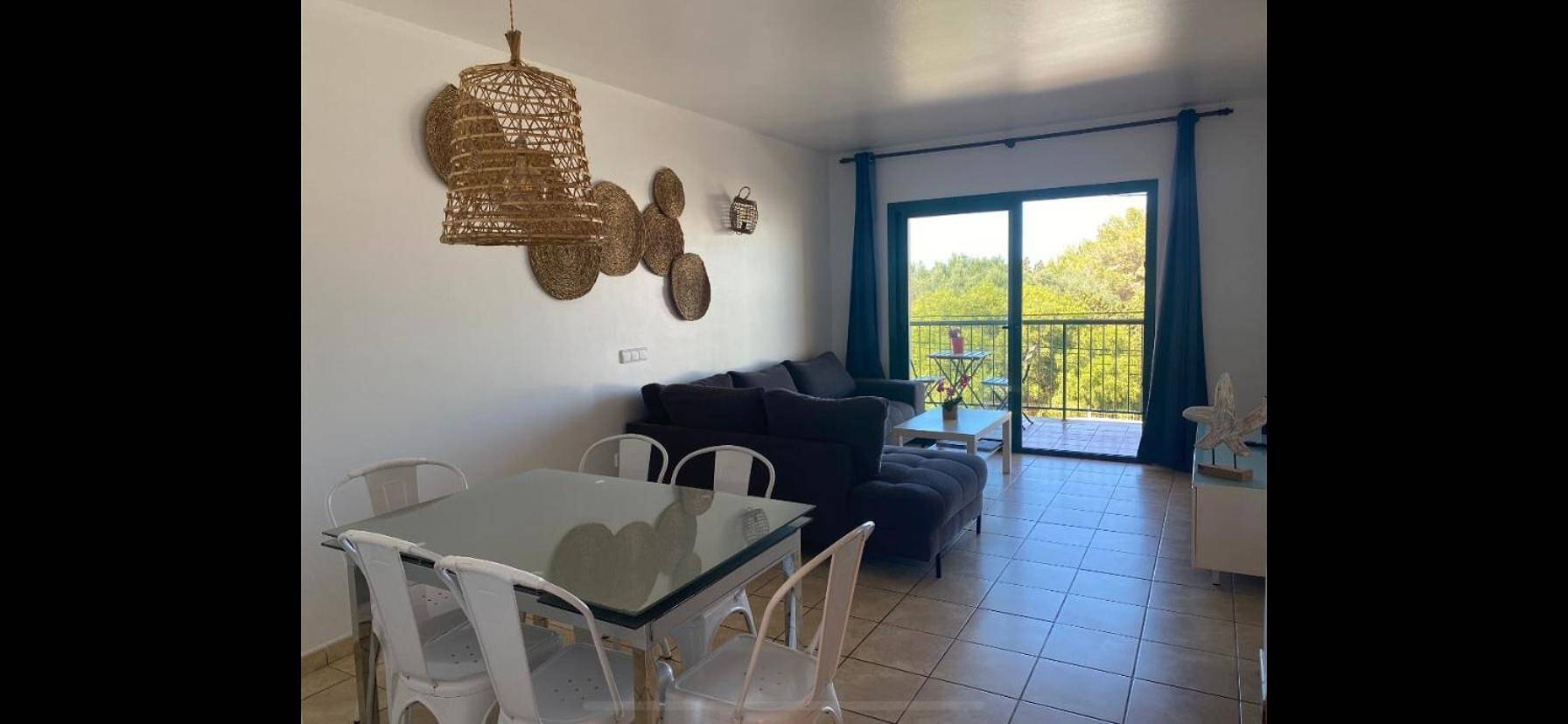 Apartamento entero, Apartamento 'La Mundial Formentera' con vistas al lago, Wi-Fi y aire acondicionado in Es Pujols, Formentera