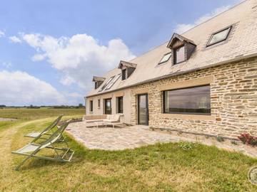 Gîte pour 10 personnes, avec jardin dans Le Grouin du sud