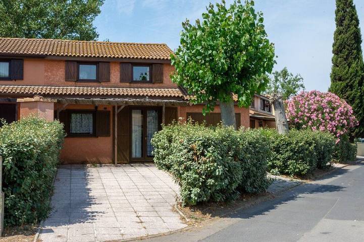 Ferienhaus für 7 Personen, mit Terrasse und Pool sowie Balkon/Terrasse in Portiragnes Plage