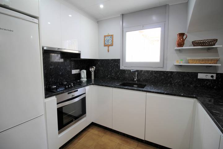 Casa rural para 8 personas, con terraza en Ampuriabrava - 4