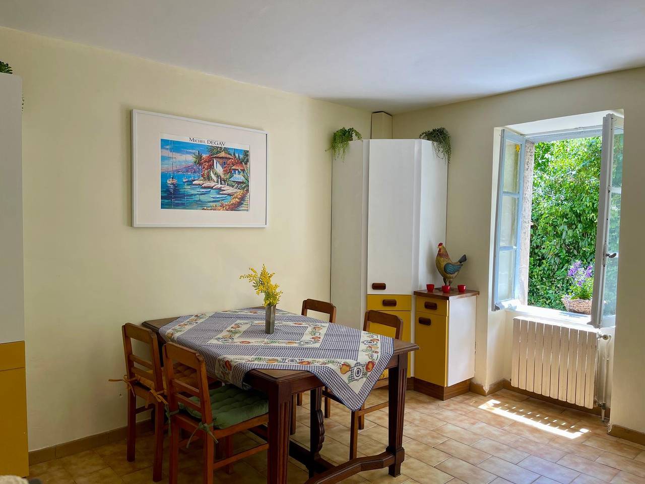 Appartement entier, Appartement 'Retraite Familiale Relaxante' avec Vue sur la Montagne, Jardin Privé et Wi-Fi in Cublac, Région de Brive-la-Gaillarde