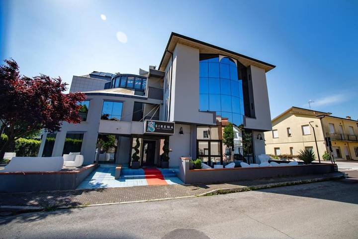 Hotel voor 4 personen, met terras en kinderzwembad, met huisdier in Cesenatico