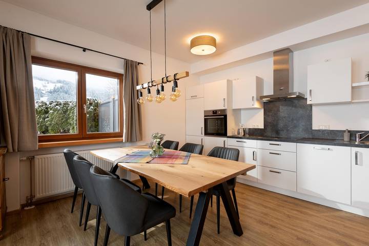 Ferienwohnung für 8 Personen, mit Garten und Seeblick sowie Ausblick und Balkon, kinderfreundlich in Walchsee - 4