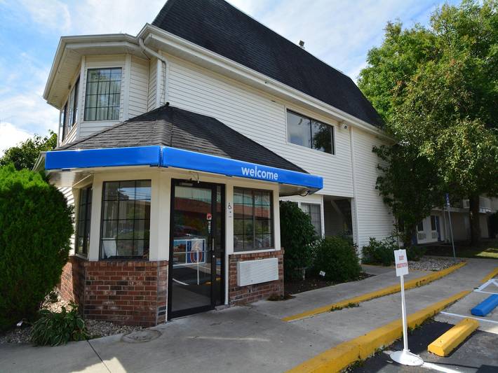 Apartamento entero, 1 cama tamaño queen | Lujosa, con microondas in Wethersfield, Connecticut