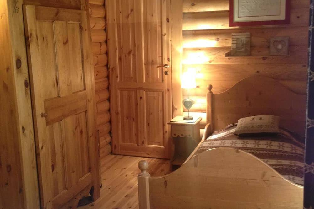 Authentic Scandinavian log cabin in La Joue du Loup, Le Dévoluy