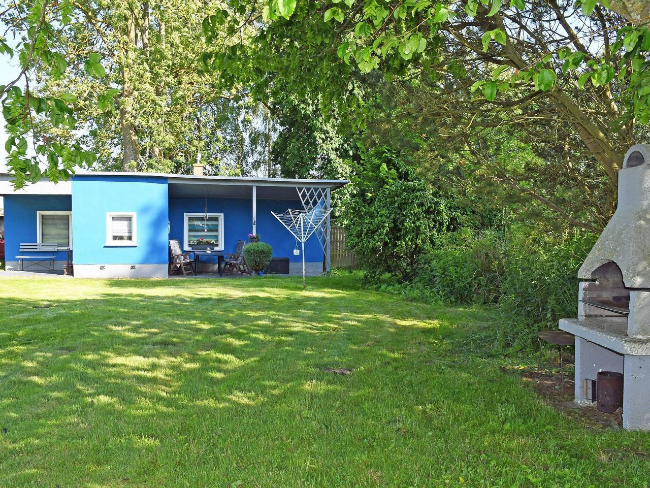 Ganze Ferienwohnung, Ferienhaus mit Kamin und Terrasse - Ferienhaus mit Kamin und Terrasse Fam. Lemke in Bergen auf Rügen, Bergen auf Rügen und Umgebung
