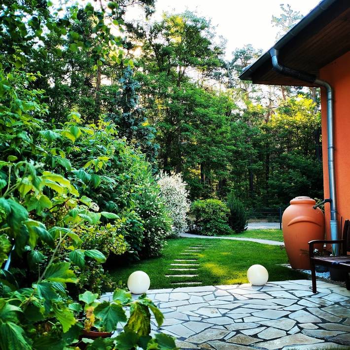 Ganze Ferienwohnung, Ferienwohnung Am Waldesrand - Garten, Terrasse, Grill, Luftkühler, Massagesessel, Kinderspielecke, Spielekonsole in Cottbus, Lausitz