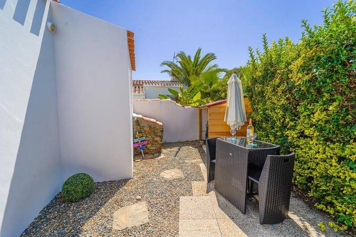 Location de vacances pour 2 personnes, avec terrasse à l' Île d'Yeu - 2