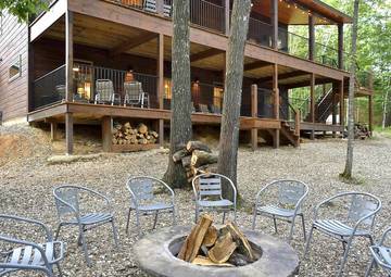 Log Cabin for 16 People in Broken Bow, McCurtain County, Photo 1