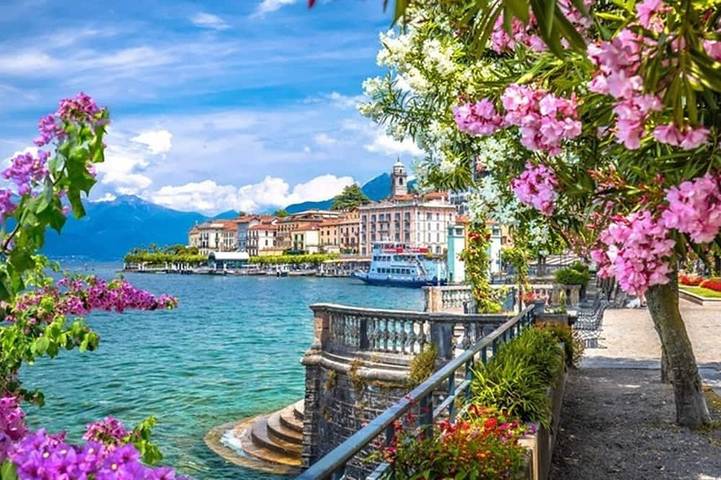 Villa for 10 people, with Balcony and Yard in Bellagio