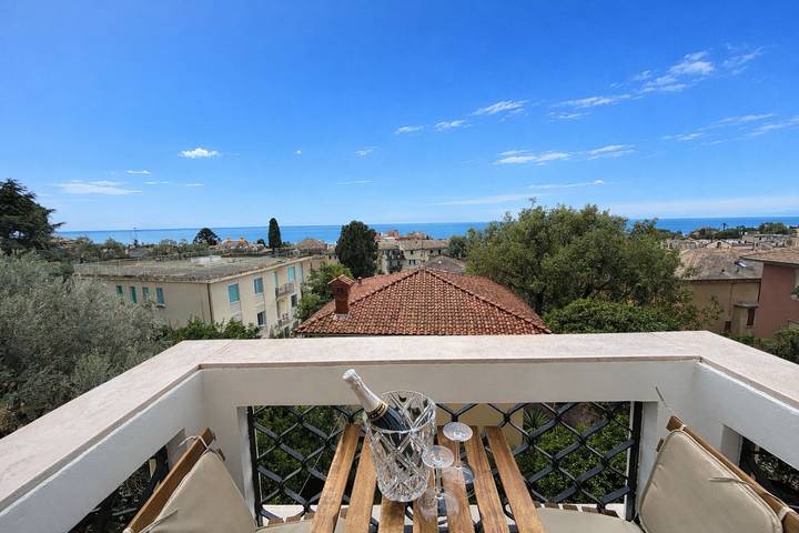 Appartamento per 8 persone, con Balcone in Nervi (Genova)