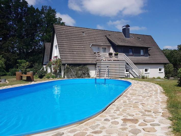 Ferienwohnung für 6 Personen, mit Balkon und Terrasse sowie Garten und Pool in Soltau