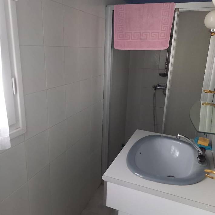 Gîte pour 2 personnes, avec terrasse et jardin à Le Lardin-Saint-Lazare - 2