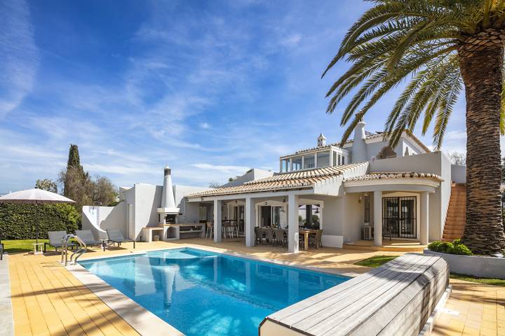 Villa für 10 Personen, mit Garten und Pool in Carvoeiro