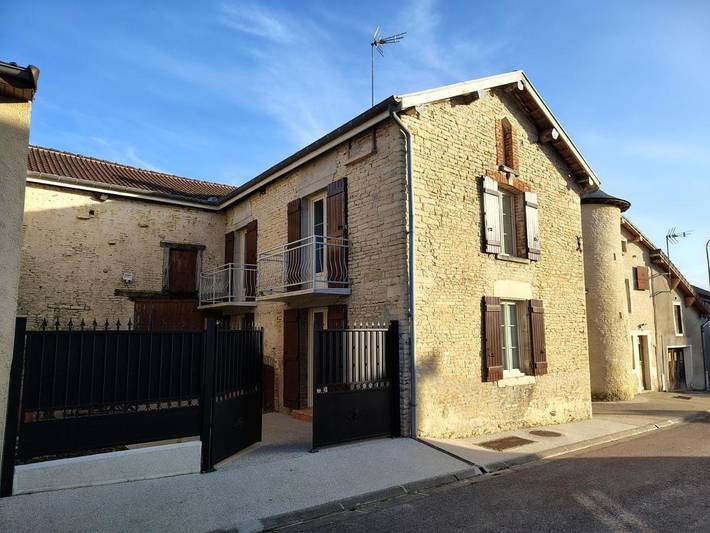 Location de vacances pour 7 personnes, avec Balcon ainsi que Terrasse et Vue à Arrentières