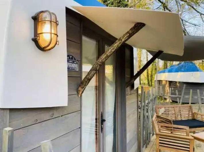 Camping pour 5 personnes, avec Terrasse et Piscine