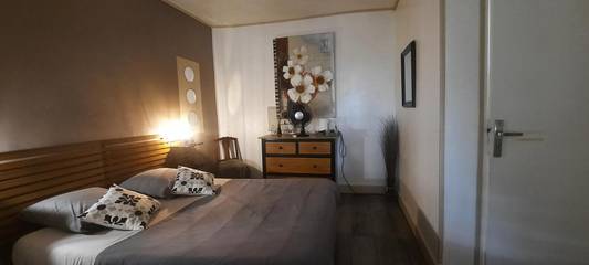 Chambre d’hôte pour 2 personnes, avec jacuzzi ainsi que piscine et jardin à Anzex