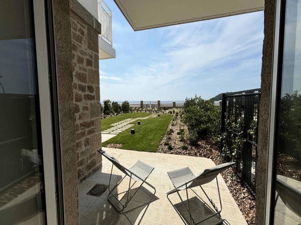 Milliau T2 Â· Luxury 1 Bedroom Apartment with Sea V in Trébeurden, Côte de Granit Rose