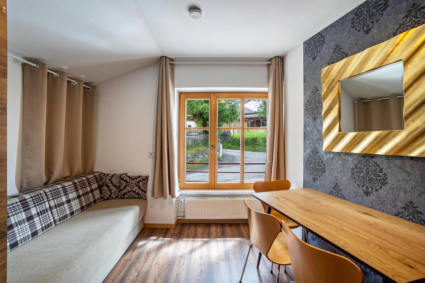 Appartement entier, Résidence Grünbacher : Appartement 7 avec balcon et piscine partagée in Issing, Falzes