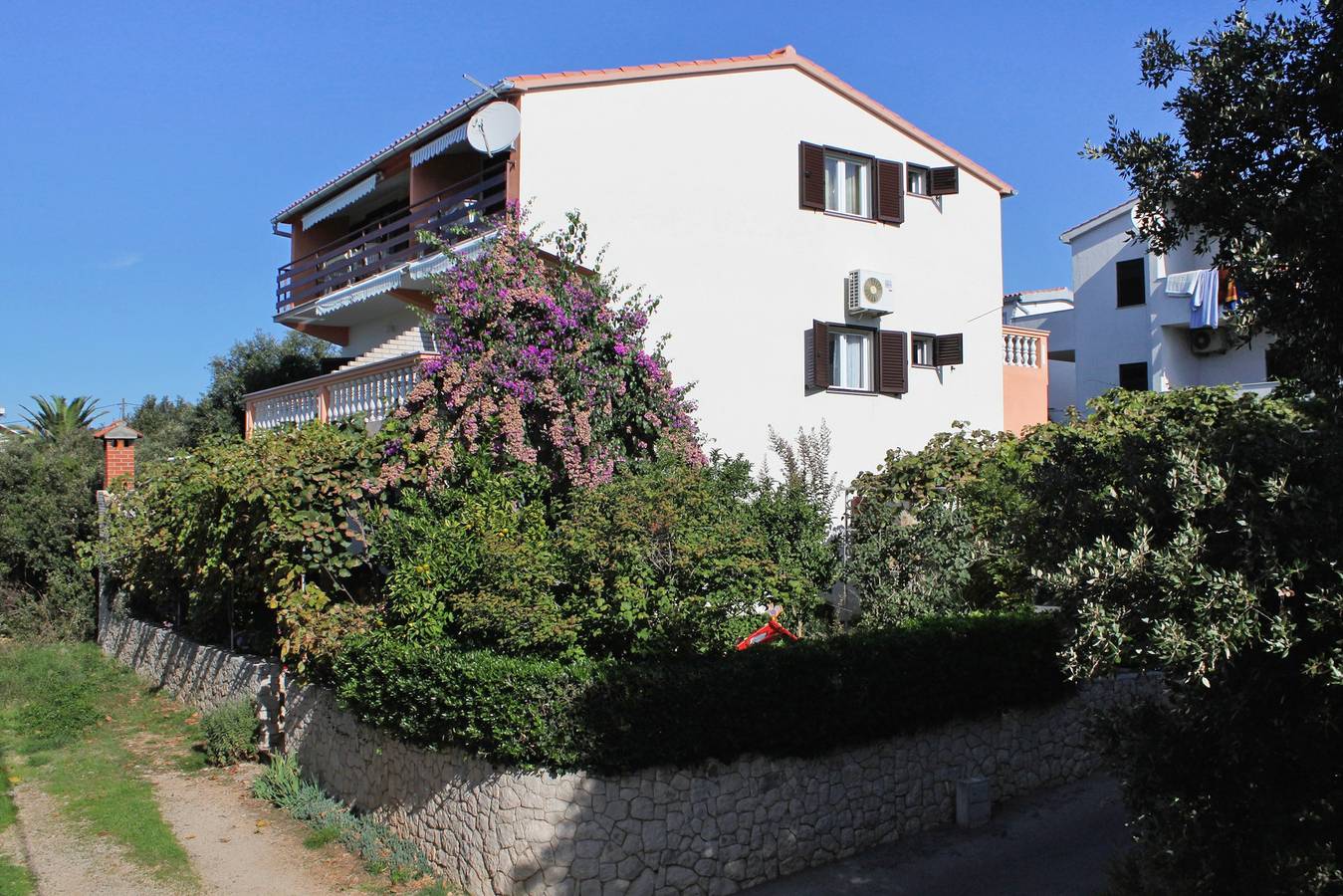 Ganze Wohnung, 1-Zimmer-Ferienwohnung mit Terrasse und Meerblick Kozino, Zadar A-5749-c in Strand Kožino, Zadar (Kommun)