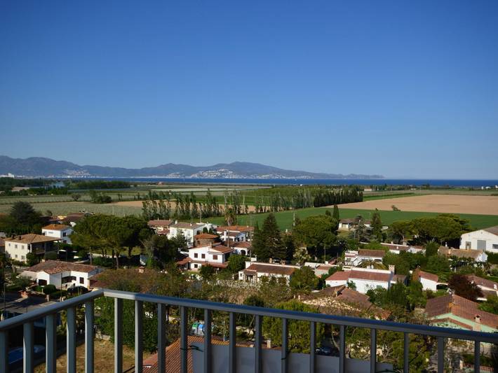 Ferienwohnung für 6 Personen, mit Terrasse und Pool in Sant Pere Pescador - 4