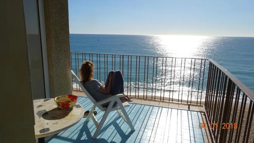 Apartamento de vacaciones para 6 personas, con jardín y piscina además de vistas y piscina para niños - 1