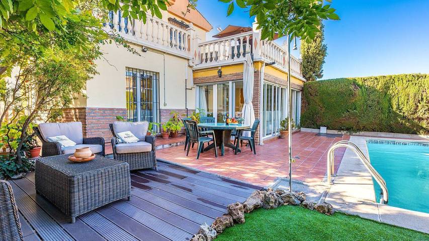 Casa de vacaciones para 6 personas, con Balcón/Terraza y Piscina en La Zubia