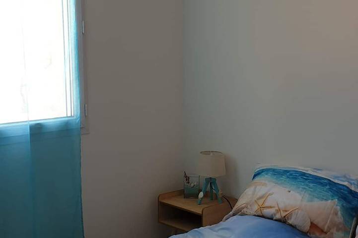 Location de vacances pour 4 personnes, avec terrasse ainsi que jardin et piscine à Varages - 4
