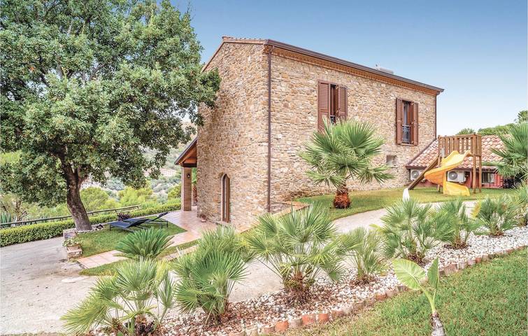 Casa vacanza per 7 persone a Ogliastro Marina