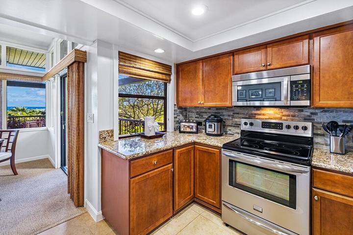 Villa for 6 people, with balcony and yard as well as pool in Kapalua