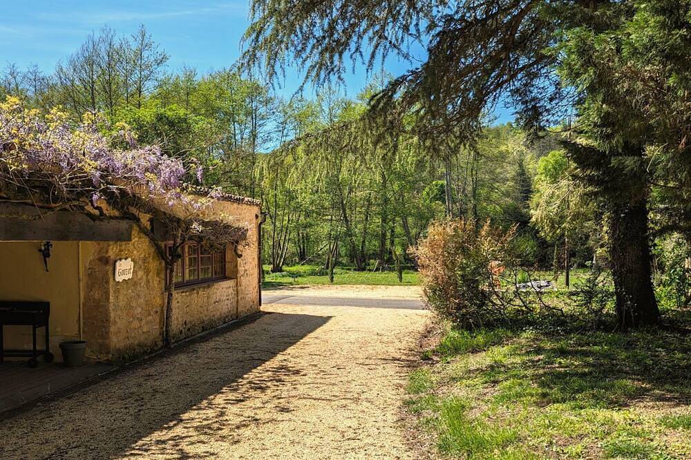 Im Herzen des Périgord Noir in der Nähe von Limeuil in Urval, Périgord Pourpre