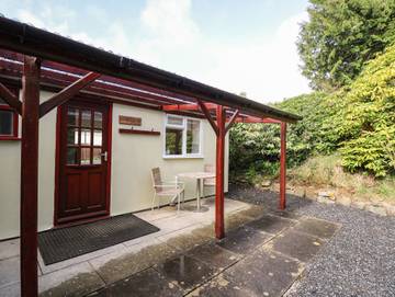 Log Cabin for 2 People in Powys, Mid-Wales, Photo 2