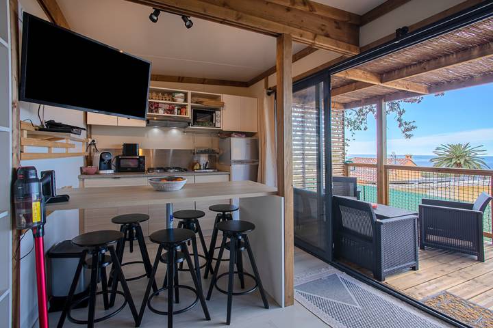 Lodge Vue Mer près de la plage avec piscine et Wi-Fi in Saint-Raphaël, Massif de l'Esterel