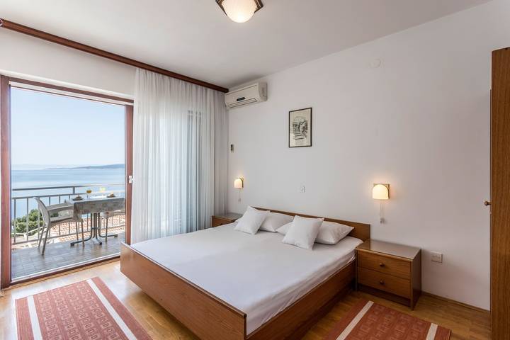 Ferienwohnung für 2 Personen, mit Balkon/Terrasse in Baska Voda