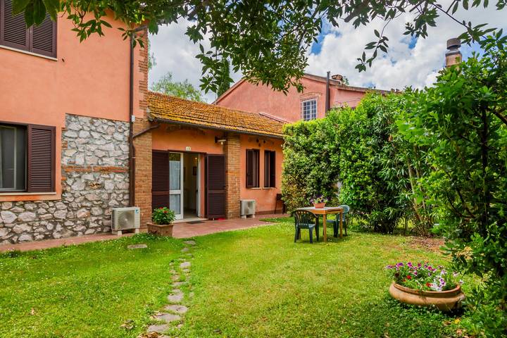 Hel lägenhet, Apartment 'Aia' with Private Garden, Wi-Fi and Air Conditioning in Grosseto, Grosseto provins