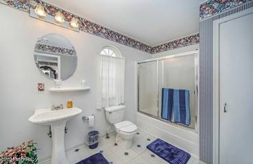 Bed And Breakfast for 2 Guests in Lake Michigan, Michigan, Picture 4