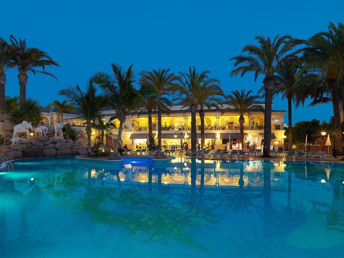 Two-Bedroom Suite (4 Adults) in Los Cristianos, Arona 