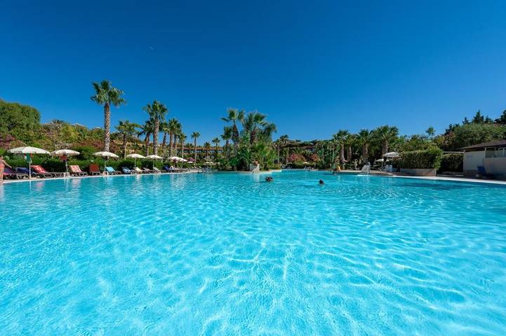 Hôtel pour 2 personnes, avec sauna et jacuzzi ainsi que jardin et piscine