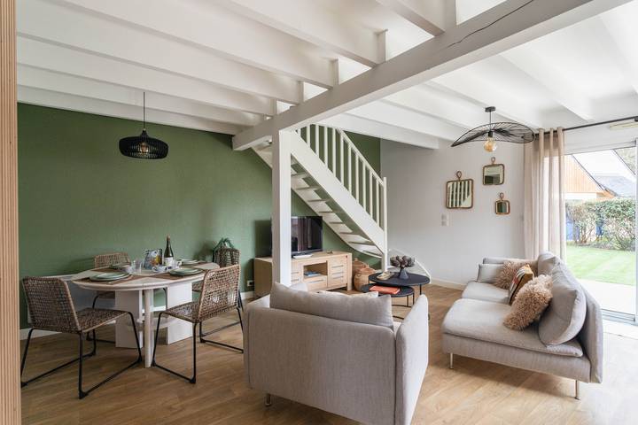 Ferienhaus für 4 Personen, mit Terrasse und Garten sowie Pool