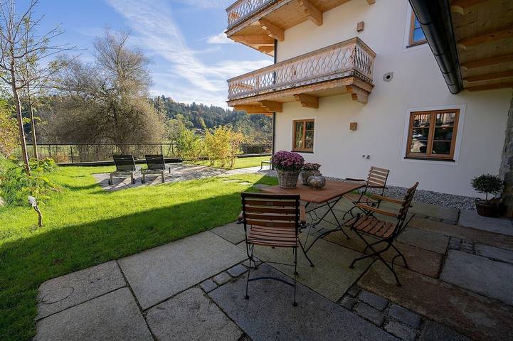 Ferienwohnung für 4 Personen, mit Balkon und Garten sowie Pool in Fischbachau