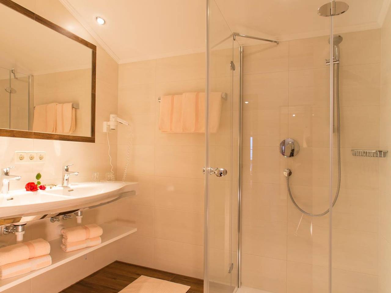 Ganze Ferienwohnung, Landhaus Rosengartl - Apartment A/2 Schlafräume/Dusche, Wc in Rohrmoos, Schladming-Dachstein