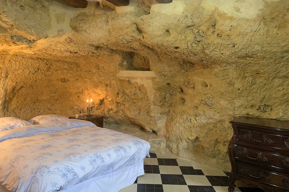 Donatello at our 'Clos Lussault' near Amboise in the Loire Valley in Lussault-sur-Loire, Tours und Umgebung