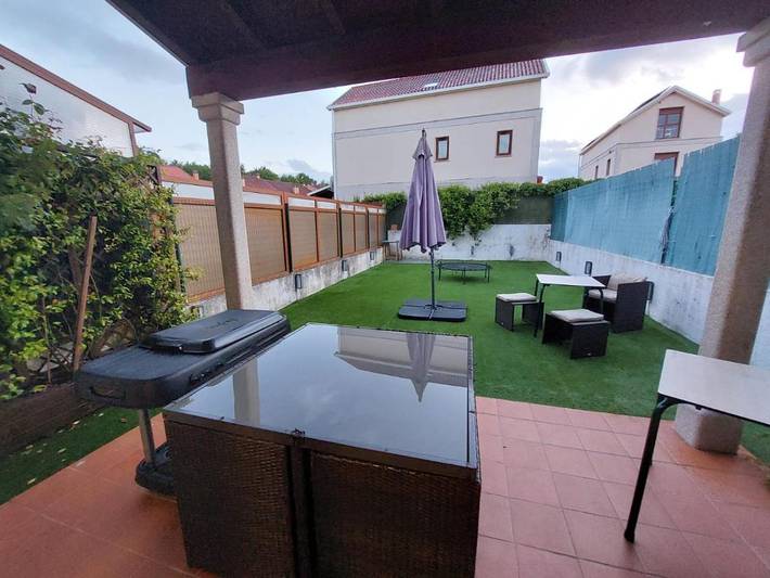 Casa de vacaciones para 10 personas, con piscina además de jardín y vistas, Se admiten mascotas - 1